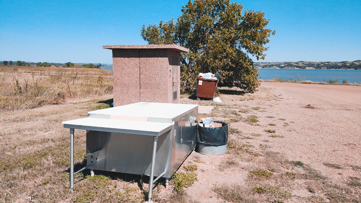 dude ranch lakeside use area, oacoma, south dakota, camping