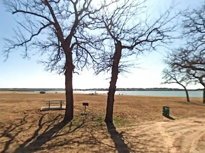 Photo of a picnic table at de cordova bend park at lake granbury, texas