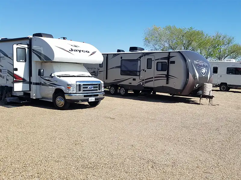 campers parked at city of hereford rv park, texas