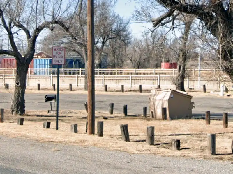 photo of trash dumpster at hobart rv park pampa texas