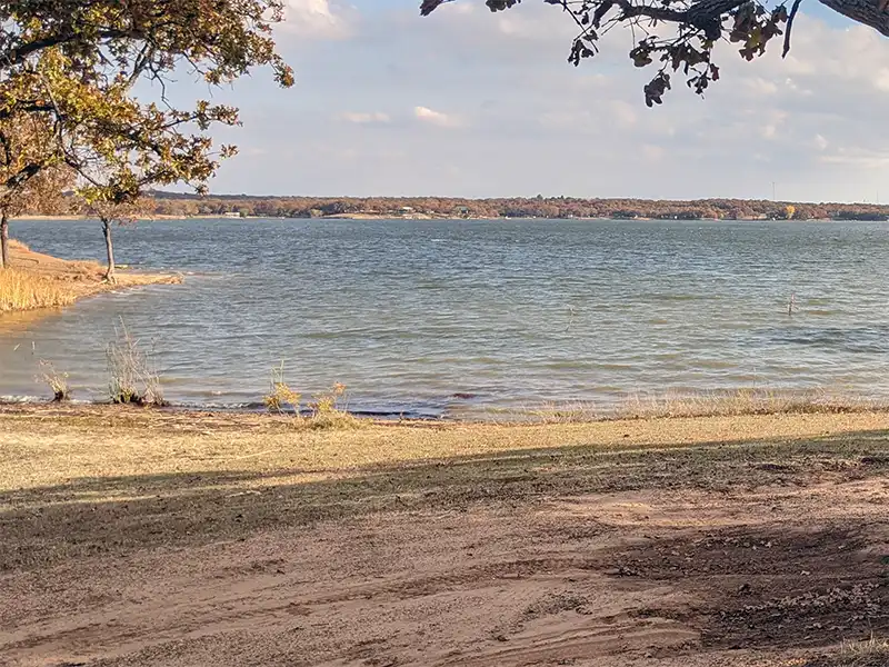 Photo of the lakeside at joe benton park, lake nocona, texas