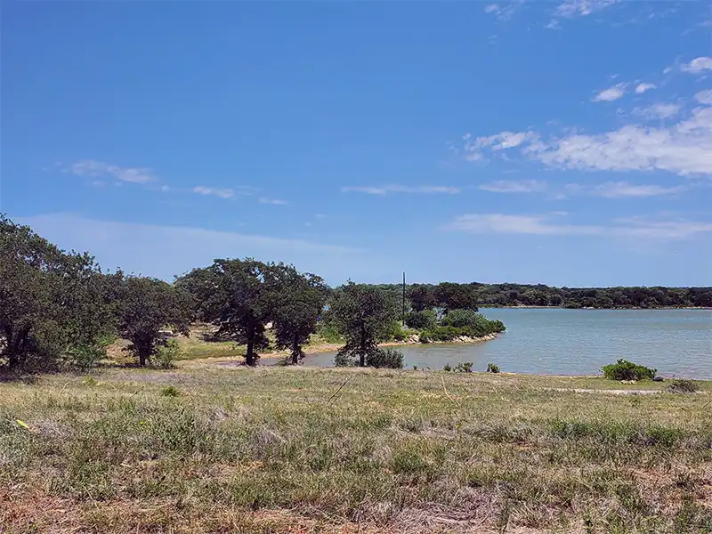 Photo of the shoreline at lake daniel campground in Breckenridge, Texas