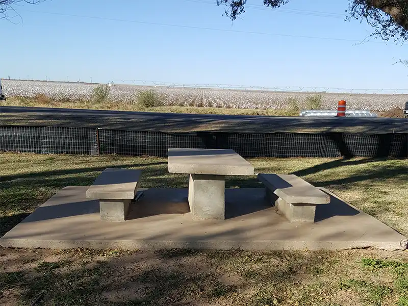 picnic table at levelland rv park, texas