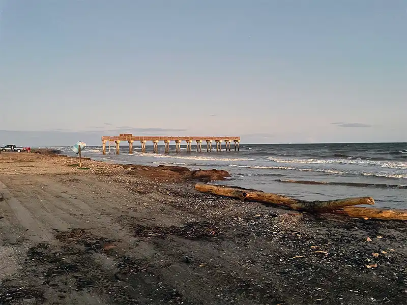 photo of the pier at West Mooring Dock Park, Bay City Texas